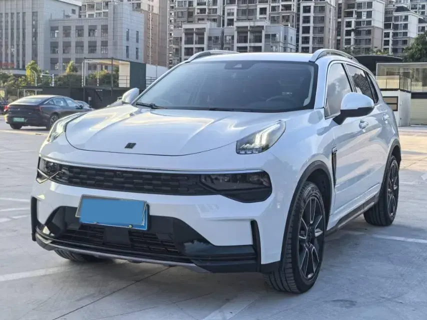 2021 LYNK&CO 01 view 1