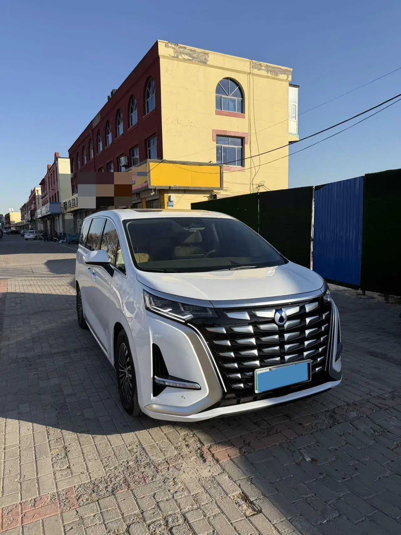 2022 DENZA D9 thumbnail 3