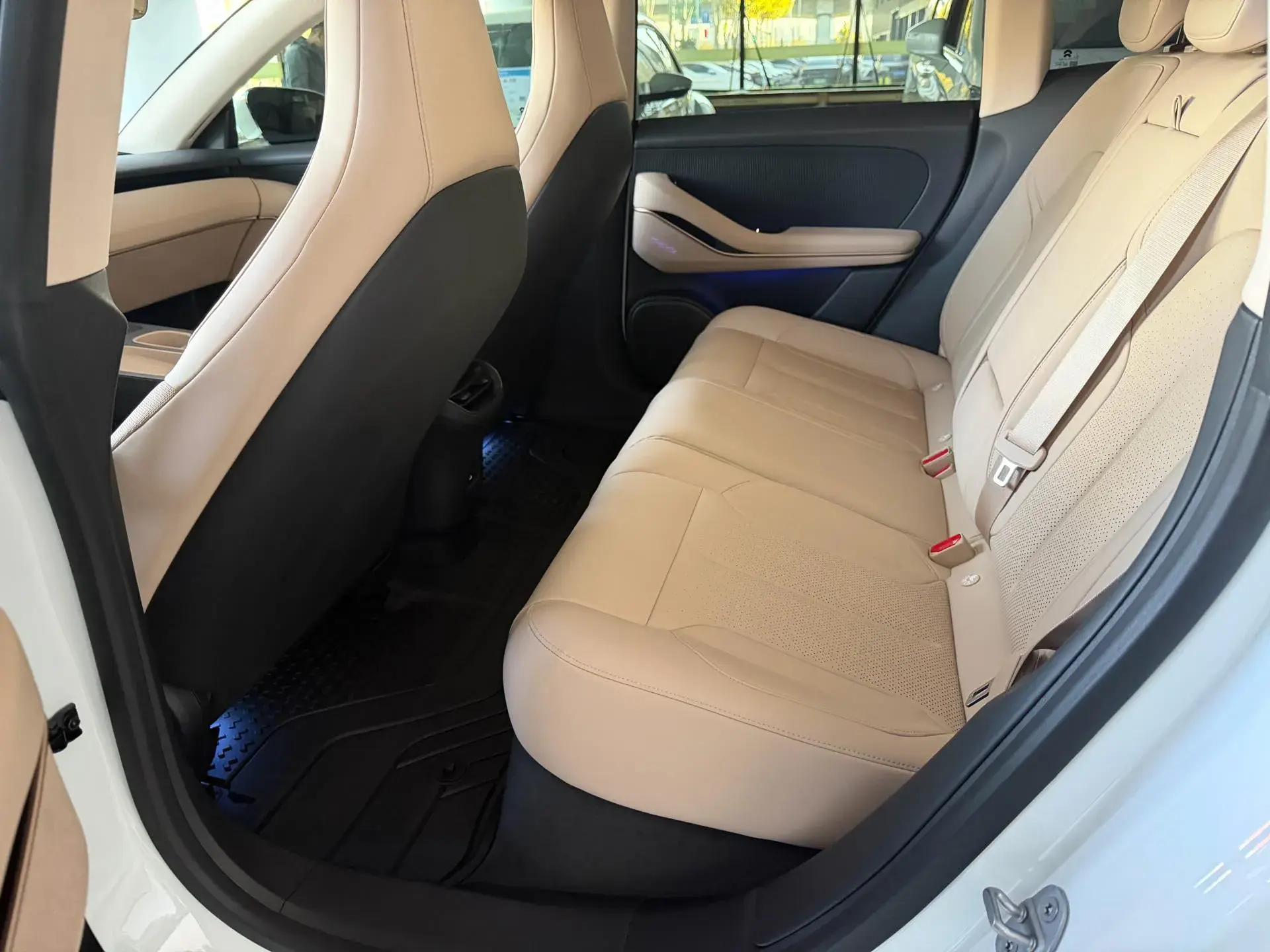 2024 NIO ET5T thumbnail 4