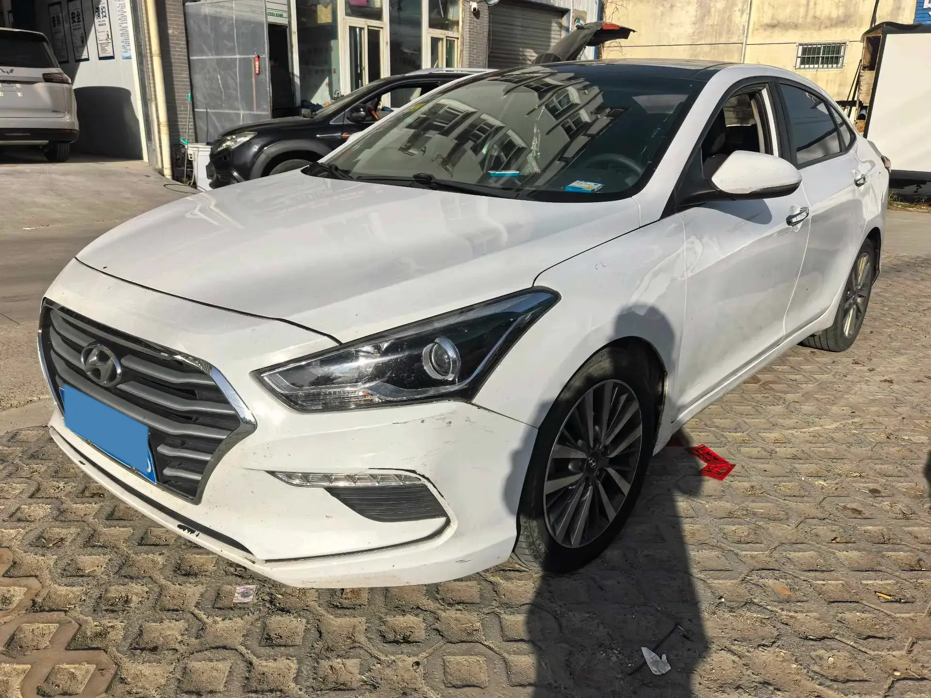 2017 HYUNDAI MISTRA view 1