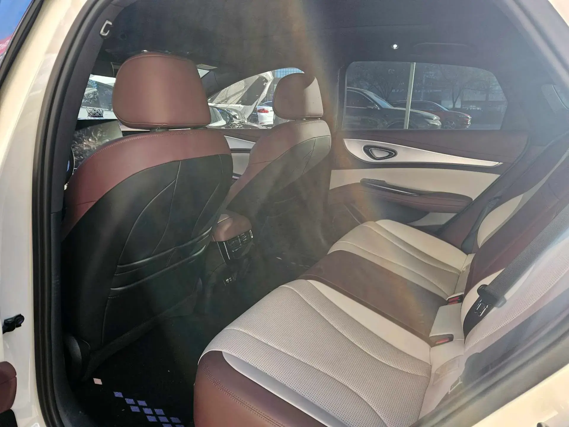 2025 BYD SEAL07 thumbnail 4