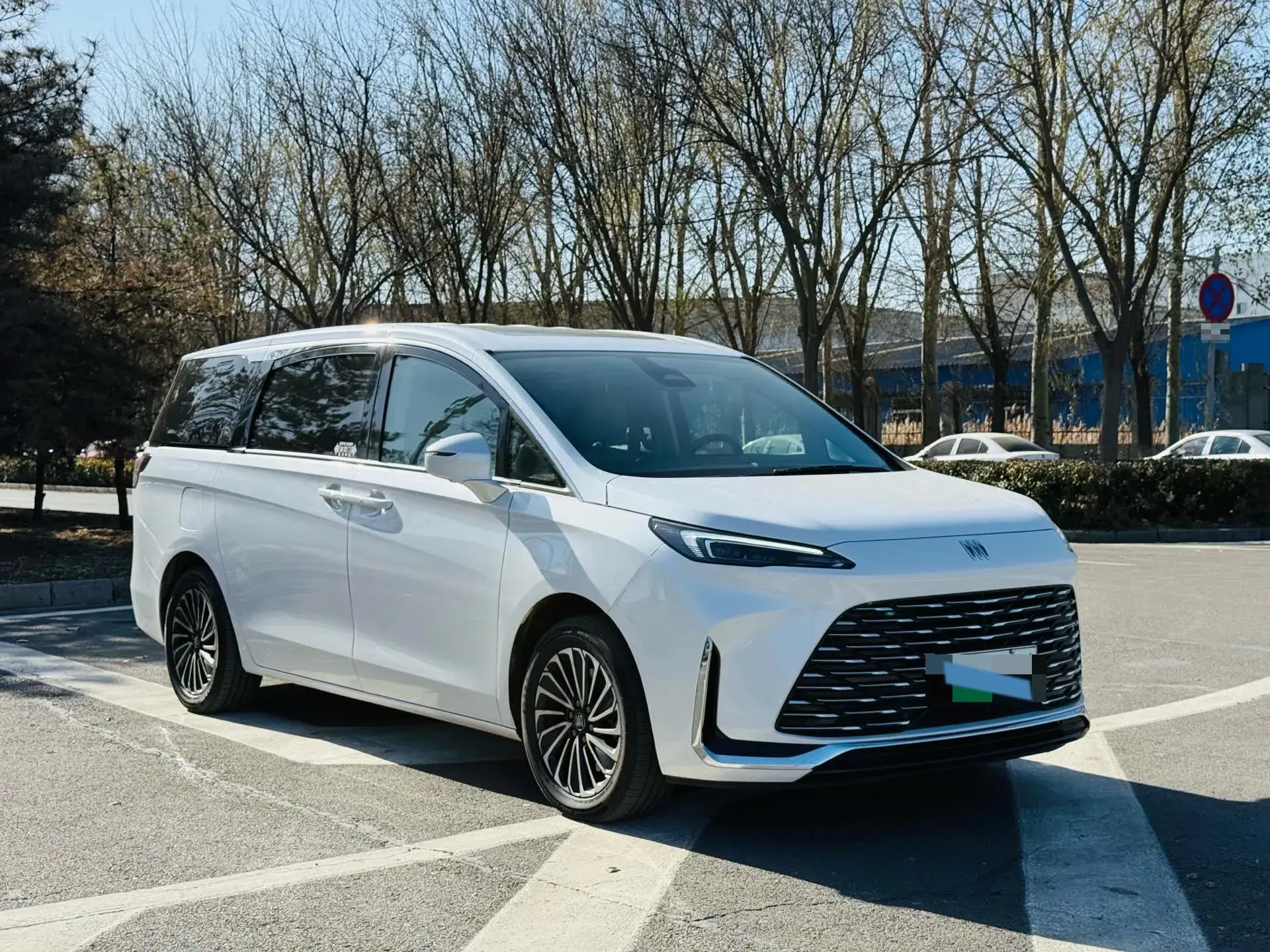 2025 BUICK GL8 thumbnail 3