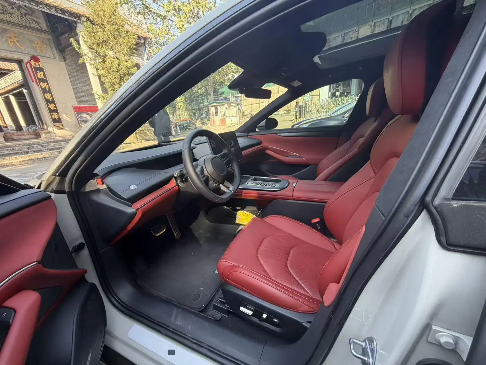 2024 MI SU7 thumbnail 2