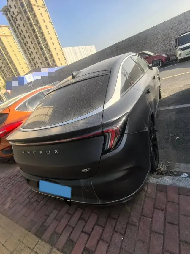 2022 ARCFOX ΑS thumbnail 3