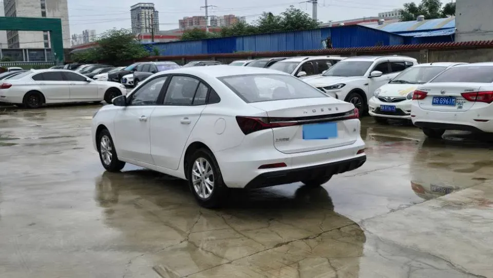 2026 Roewe i5 1.5L 129HP L4 5MT,autocango,china used car exporter,china ev exporter,chinese used car exporter,chinese used ev exporter