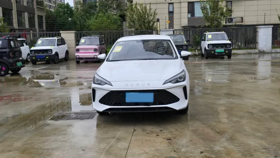 2026 Roewe i5 1.5L 129HP L4 5MT,autocango,china used car exporter,china ev exporter,chinese used car exporter,chinese used ev exporter