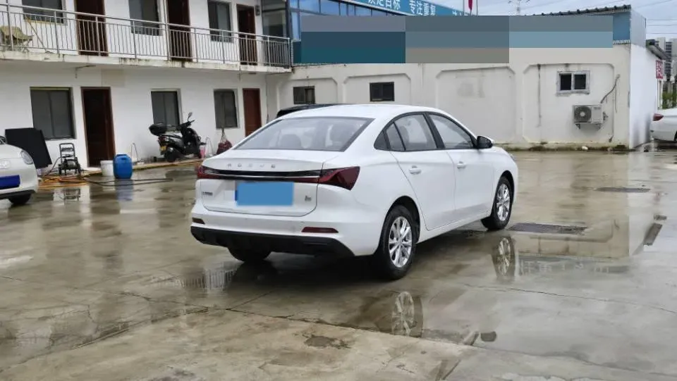 2026 Roewe i5 1.5L 129HP L4 5MT,autocango,china used car exporter,china ev exporter,chinese used car exporter,chinese used ev exporter