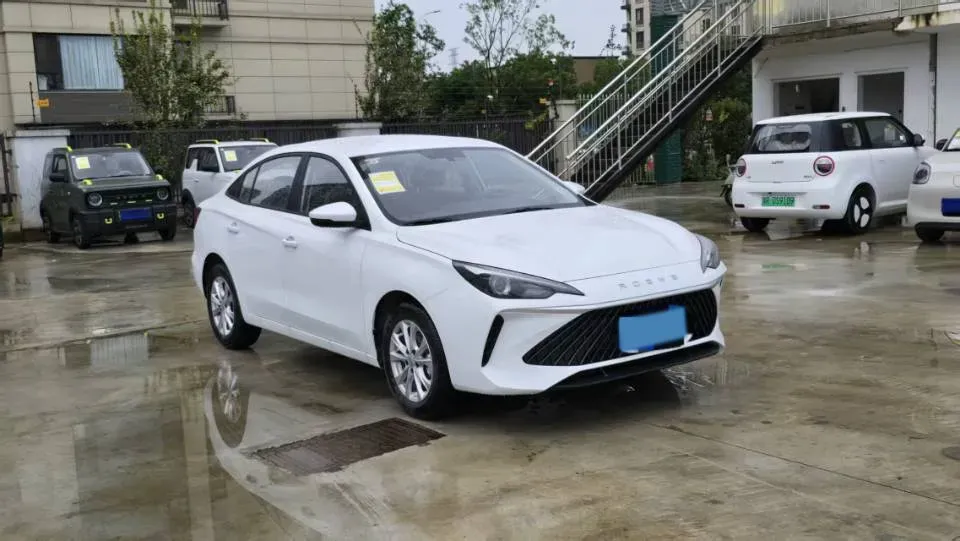 2026 Roewe i5 1.5L 129HP L4 5MT,autocango,china used car exporter,china ev exporter,chinese used car exporter,chinese used ev exporter