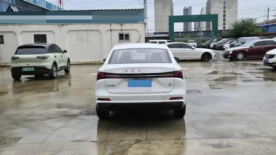 2026 Roewe i5 1.5L 129HP L4 5MT,autocango,china used car exporter,china ev exporter,chinese used car exporter,chinese used ev exporter