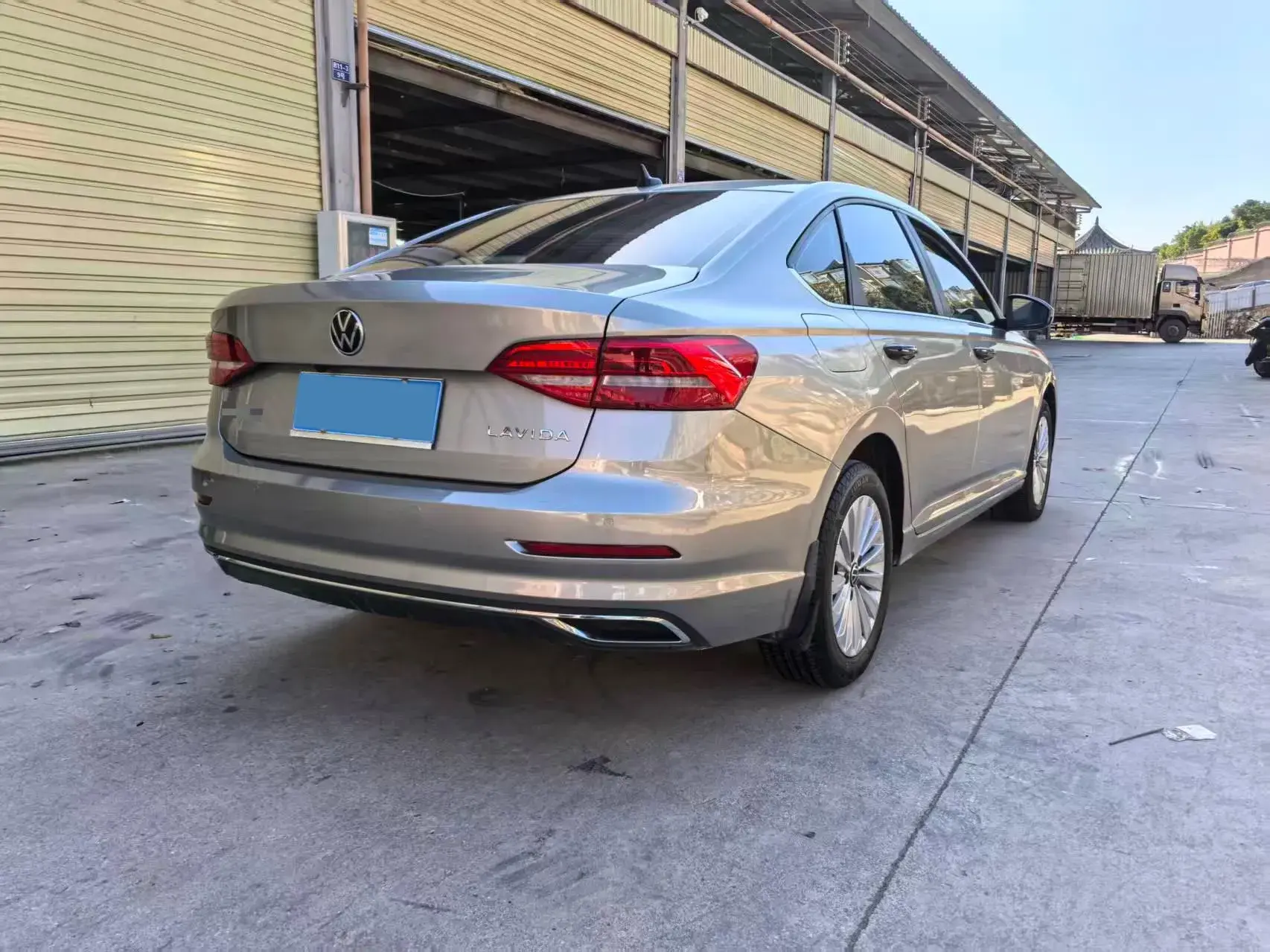 2019 VOLKSWAGEN LAVIDA thumbnail 4