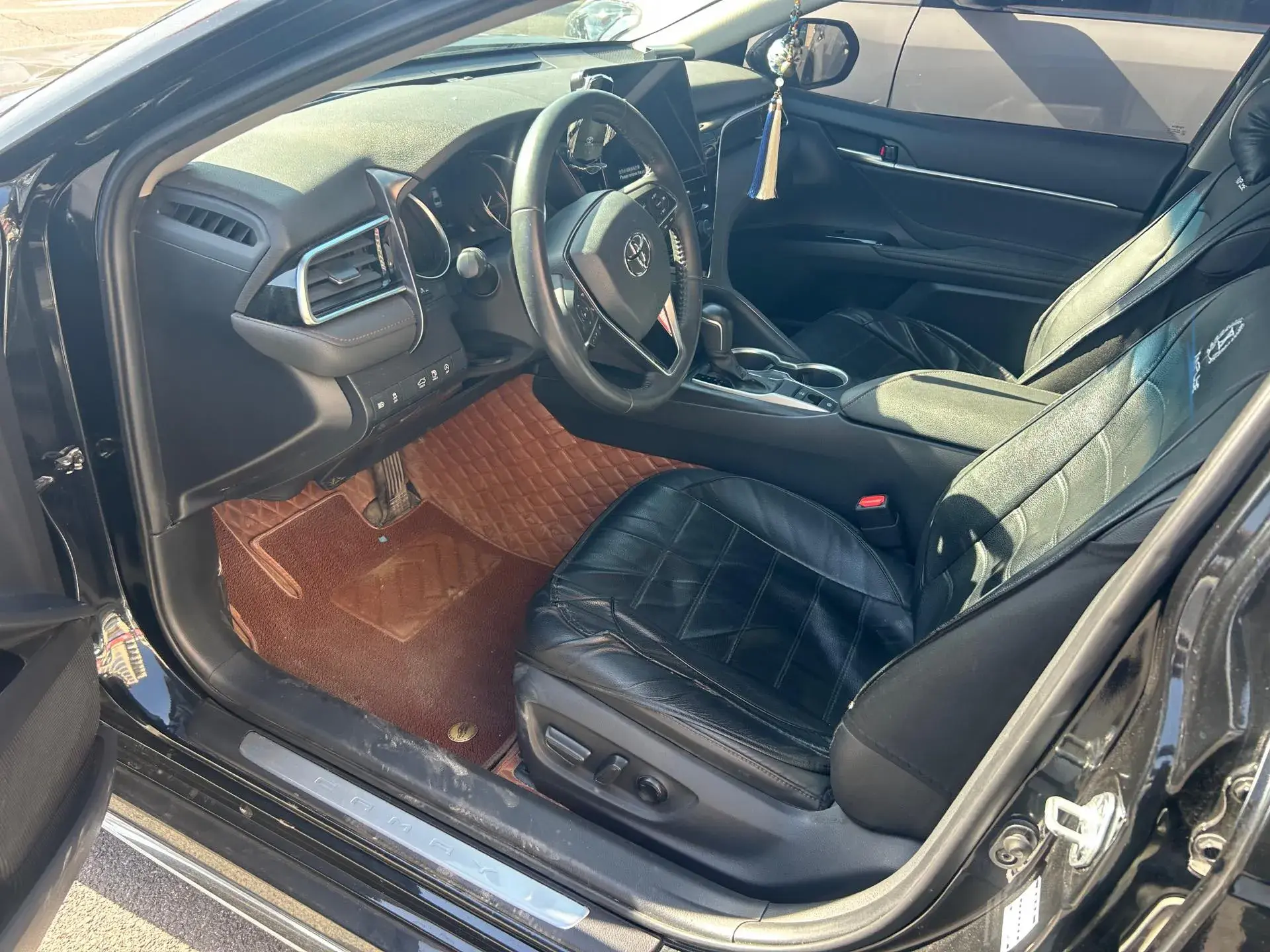 2023 TOYOTA CAMRY thumbnail 3