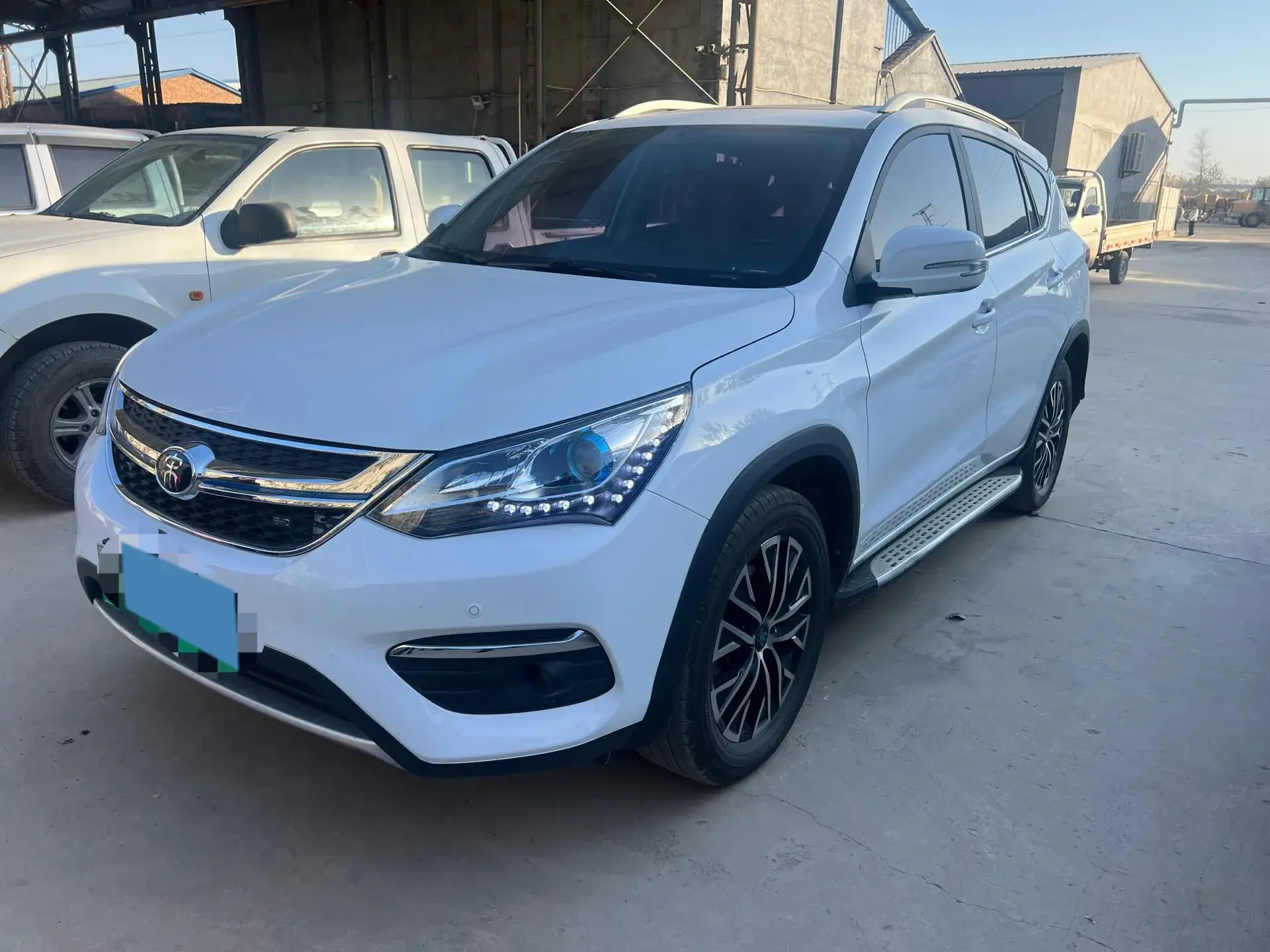 2017 BYD SONG view 1