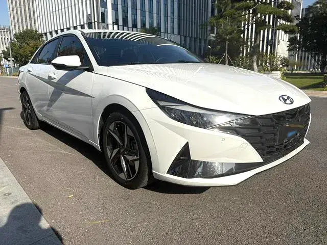 2022 HYUNDAI ELANTRA thumbnail 3