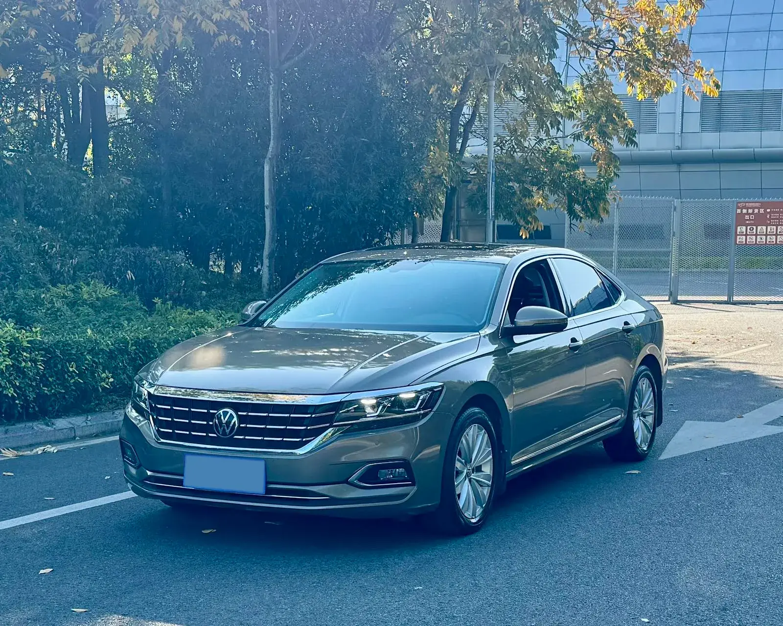 2020 VOLKSWAGEN PASSAT view 1