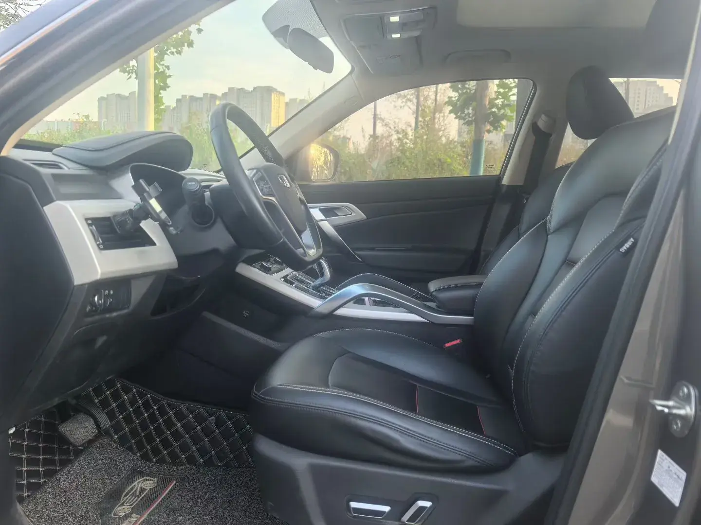 2020 GEELY AZKARRA thumbnail 4