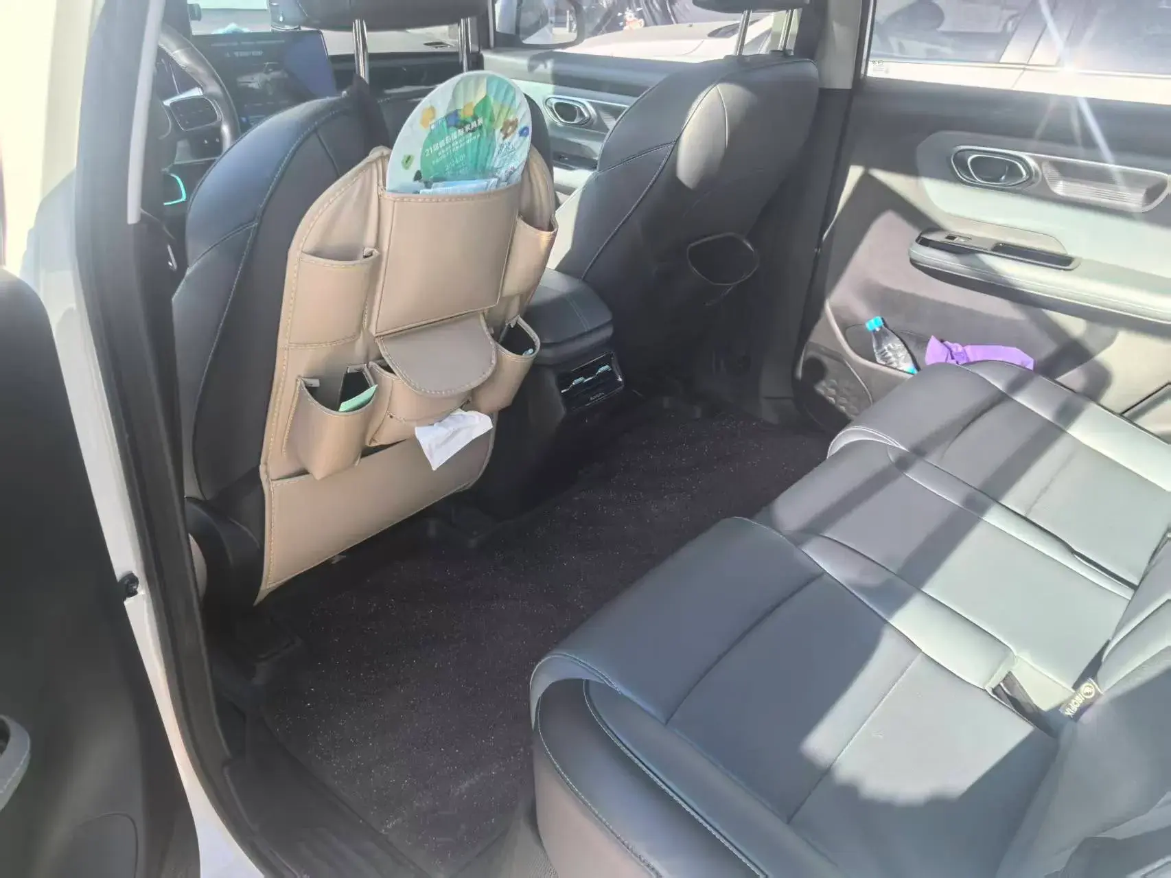 2023 AION Y thumbnail 3