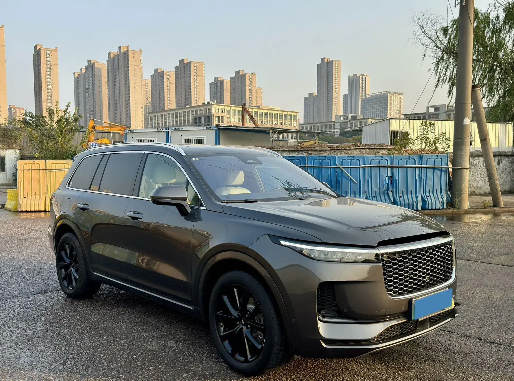 2021 LI ONE thumbnail 3