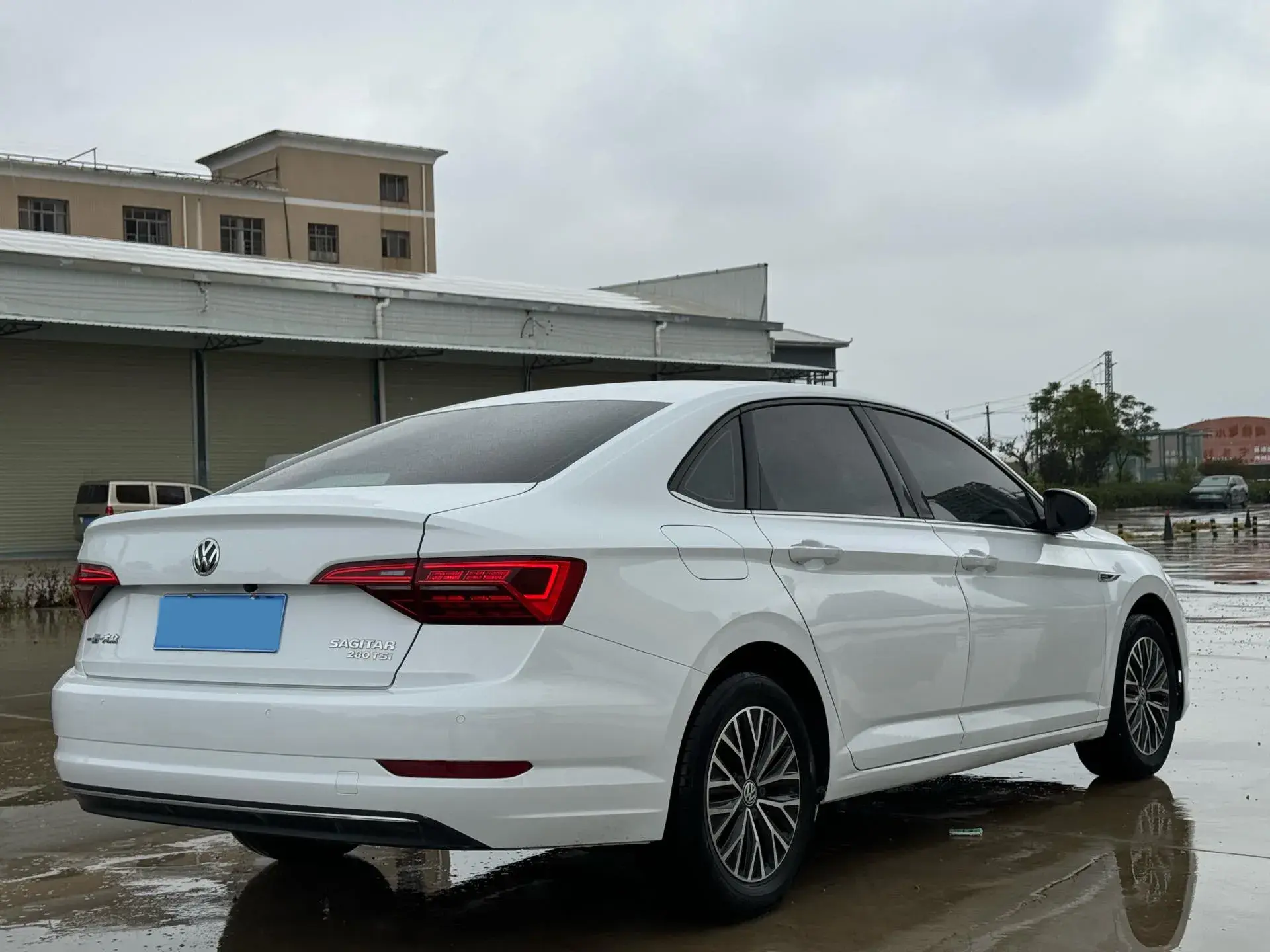 2019 VOLKSWAGEN SAGITAR thumbnail 4