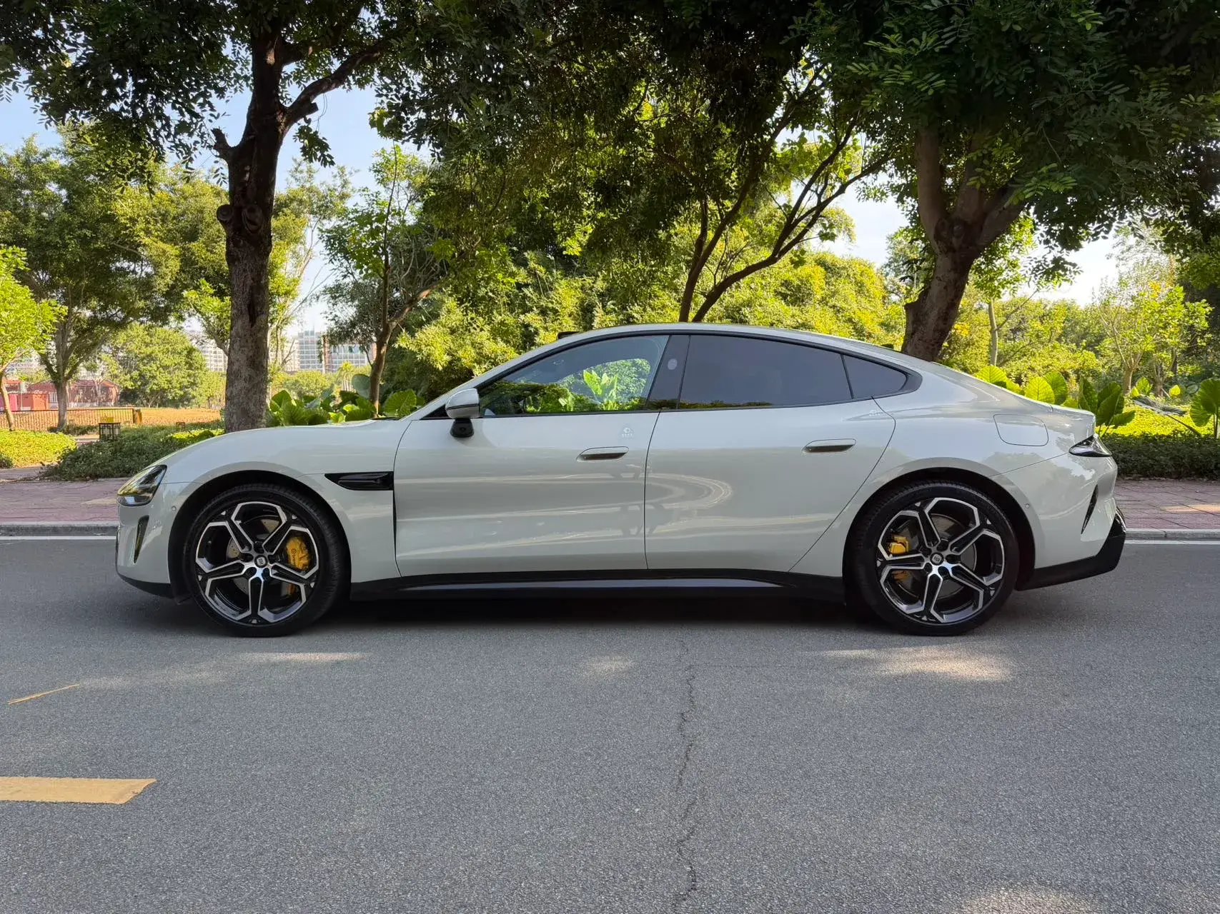 2024 MI SU7 thumbnail 4