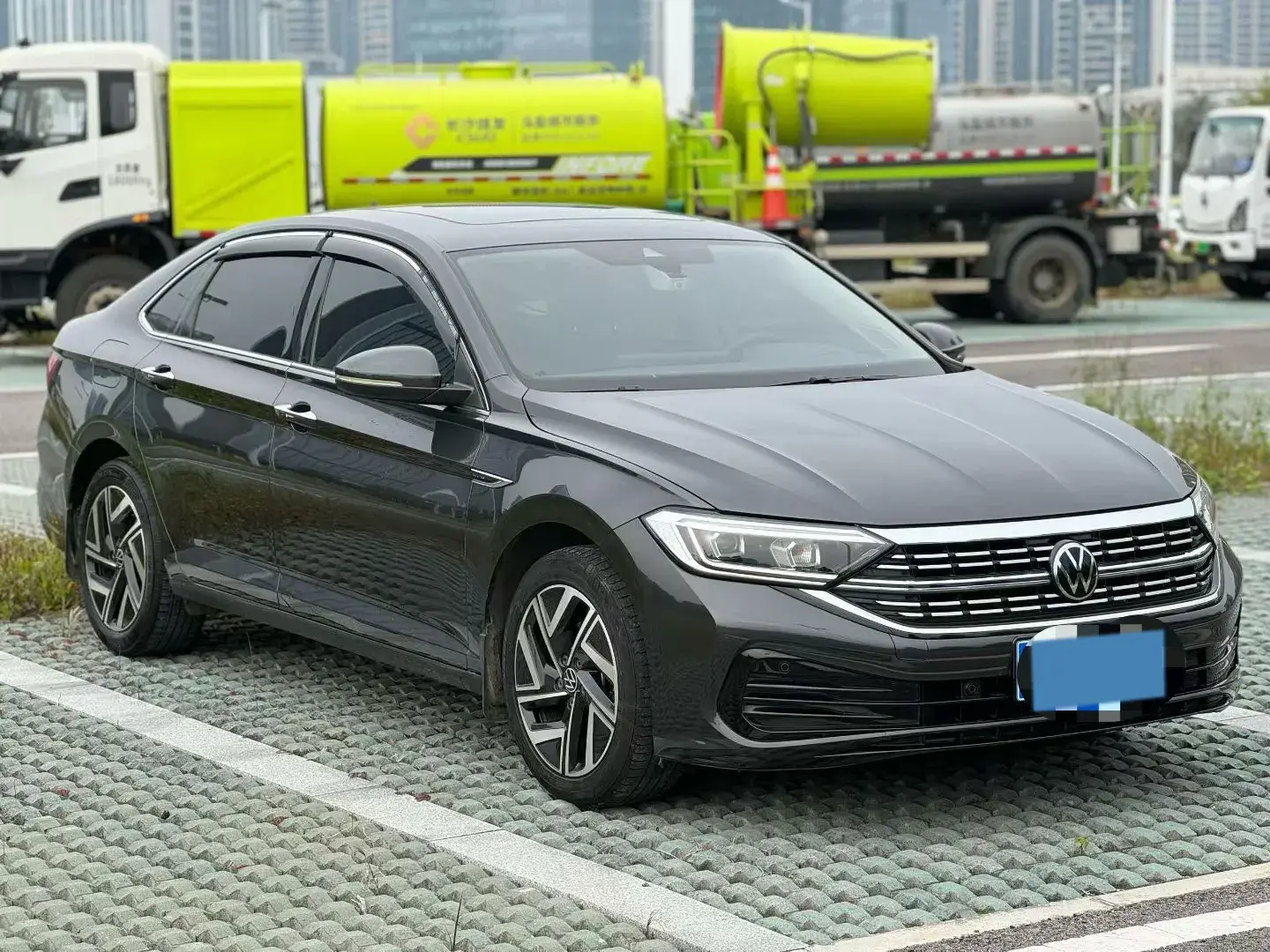 2023 VOLKSWAGEN SAGITAR thumbnail 2