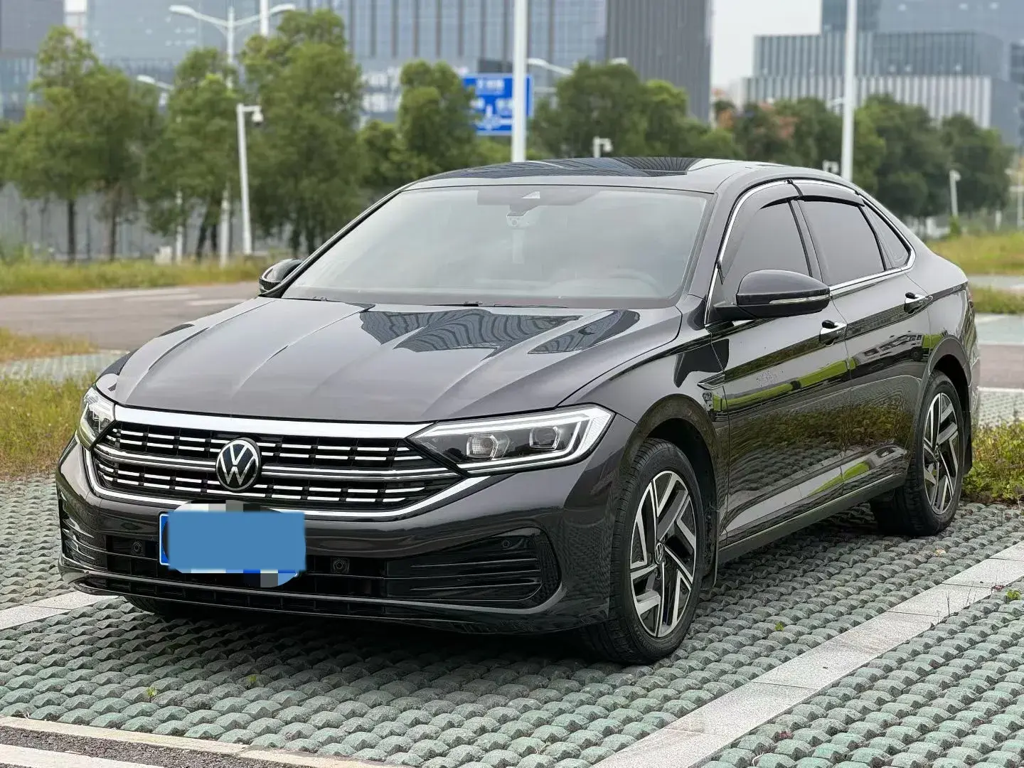 2023 VOLKSWAGEN SAGITAR view 1