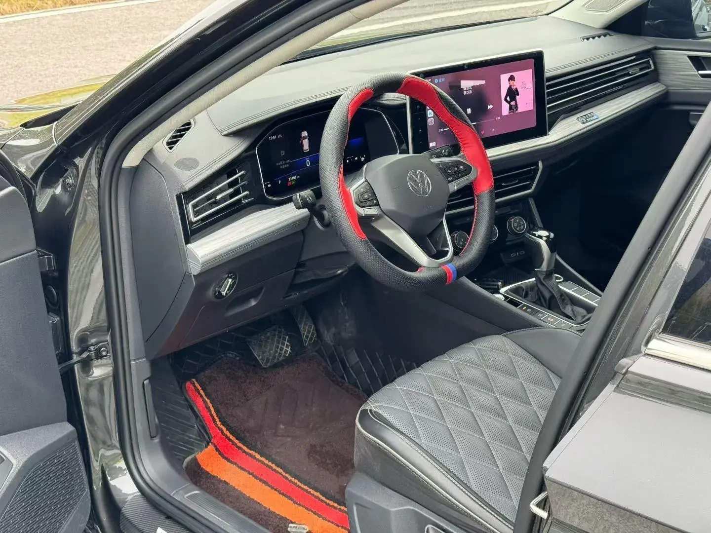 2023 VOLKSWAGEN SAGITAR thumbnail 4