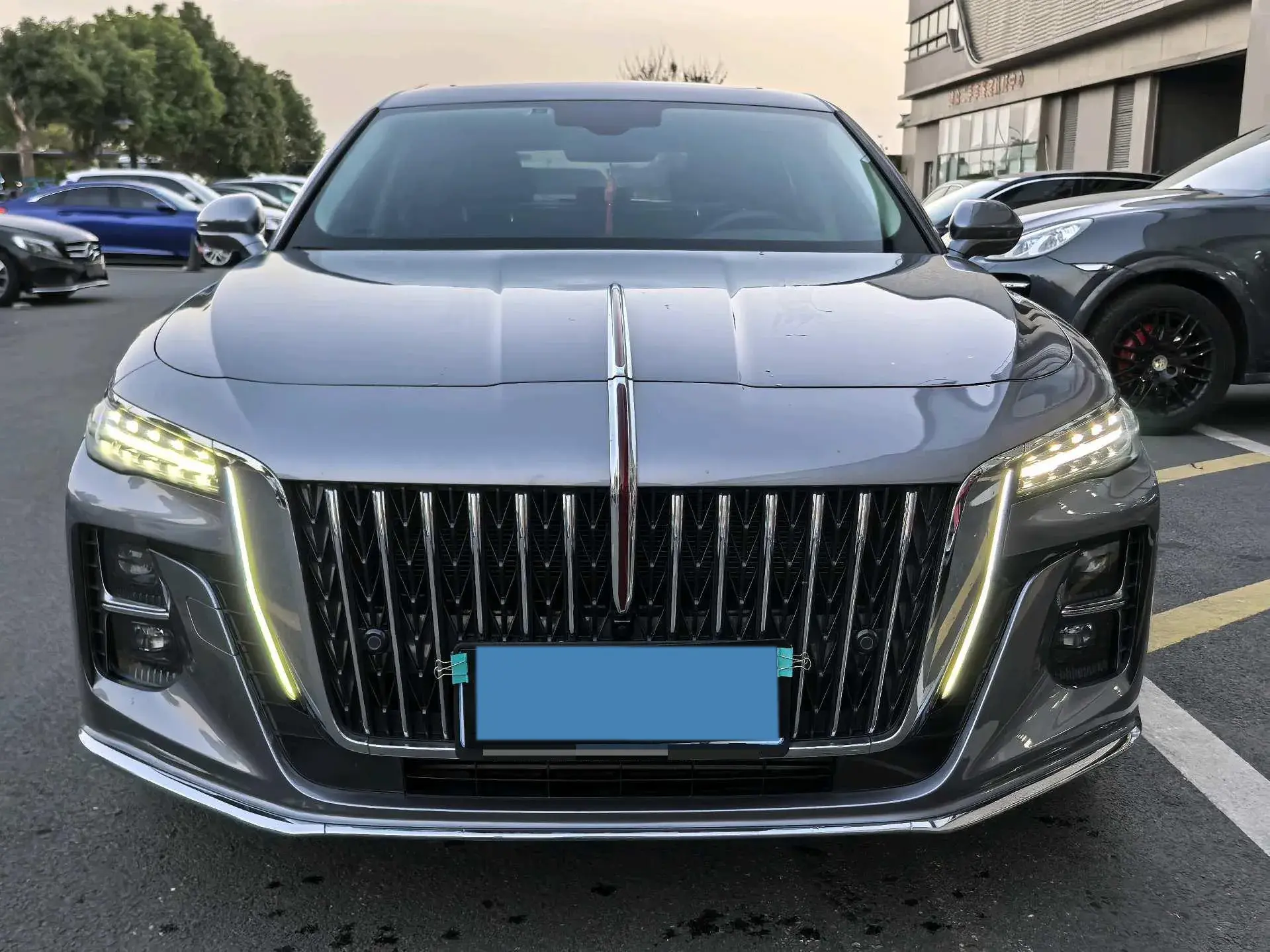 2023 HONGQI H5 thumbnail 2