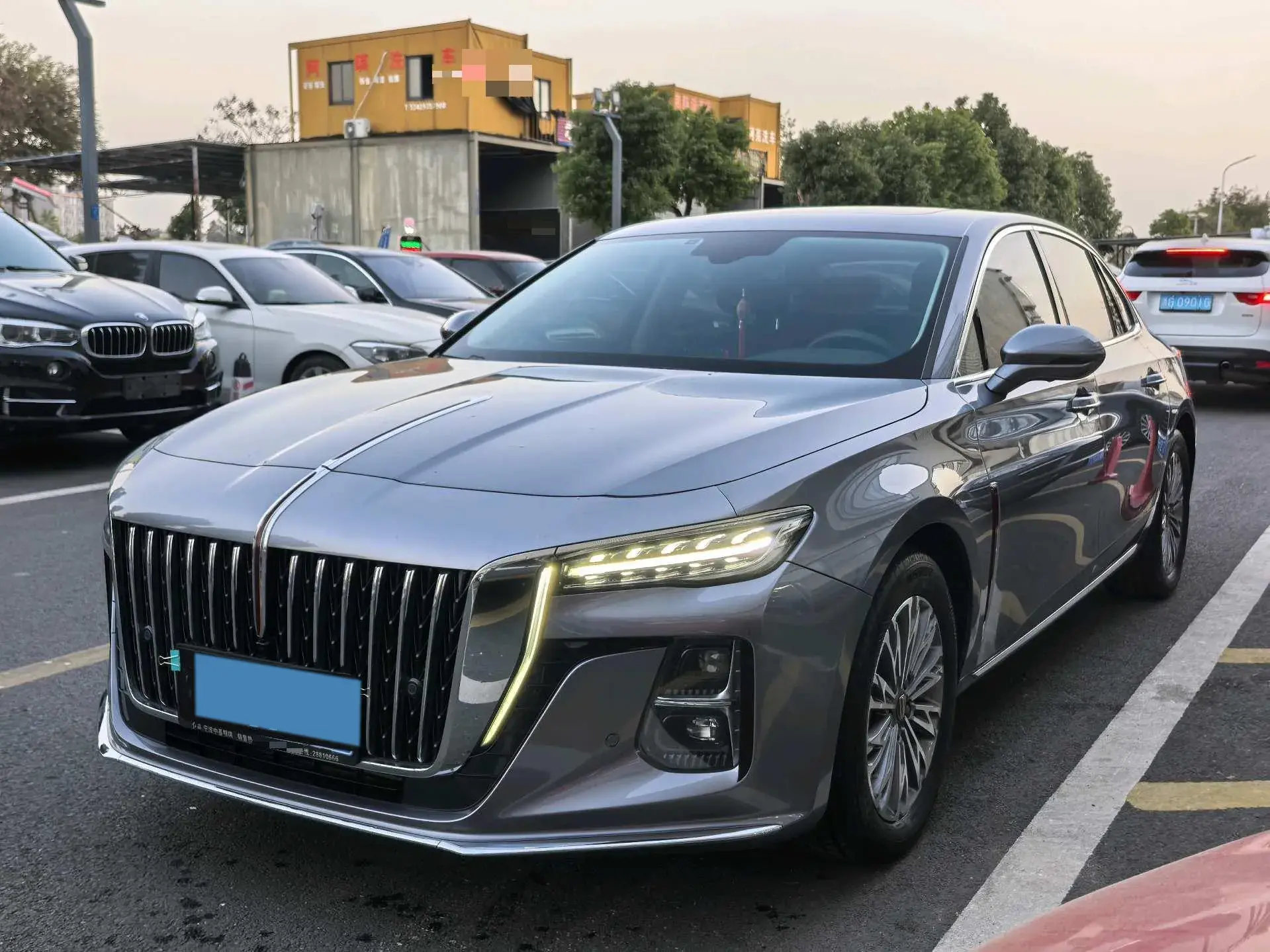 2023 HONGQI H5 view 1