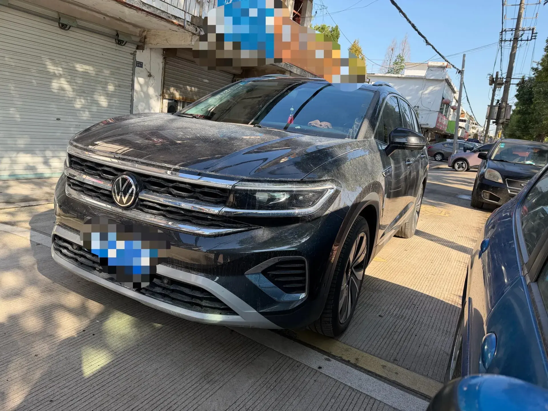 2021 VOLKSWAGEN TALAGON view 1