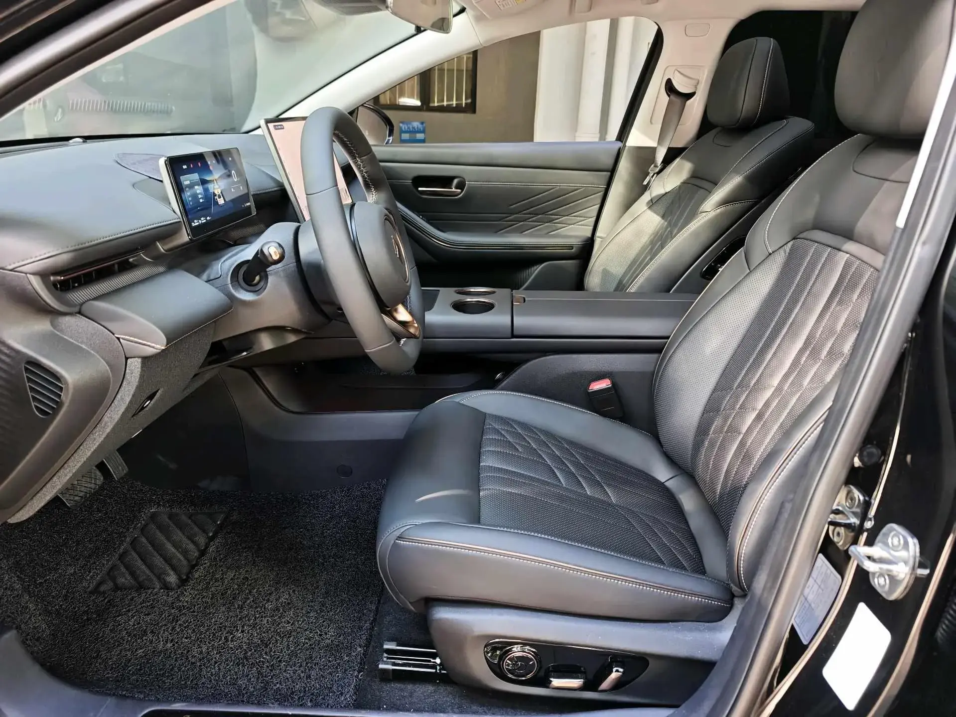 2025 BAOJUN XIANGJING thumbnail 3