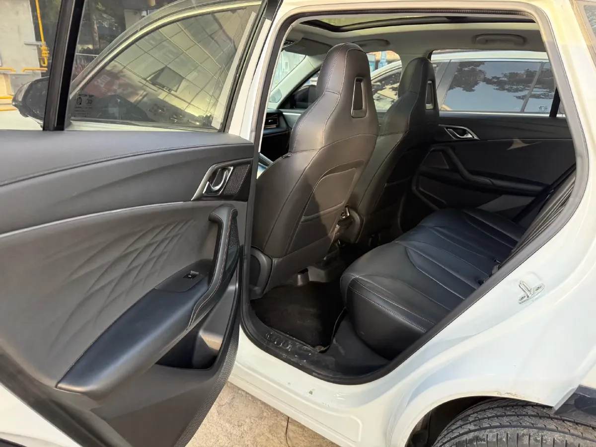 2023 Roewe RX5 1.5T 181HP L4 7DCT,autocango,china used car exporter,china ev exporter,chinese used car exporter,chinese used ev exporter