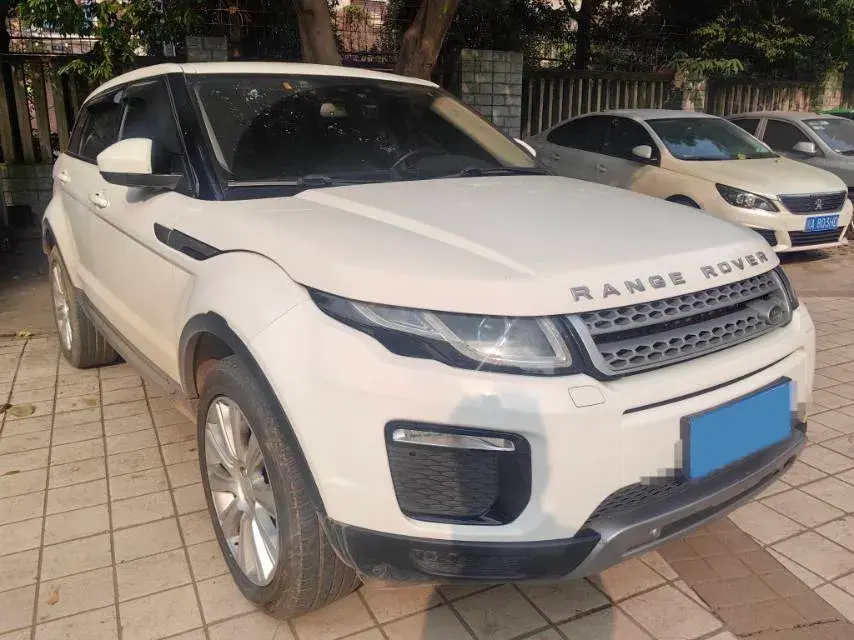 2018 LAND ROVER thumbnail 3