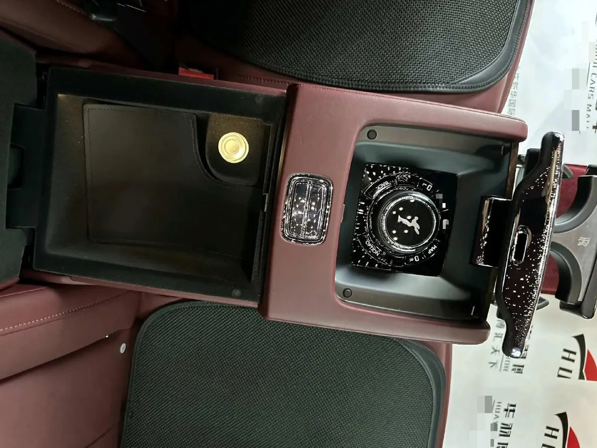 2018 Rolls-Royce Phantom 6.7T 571HP V12 8AT,autocango,china used car exporter,china ev exporter,chinese used car exporter,chinese used ev exporter