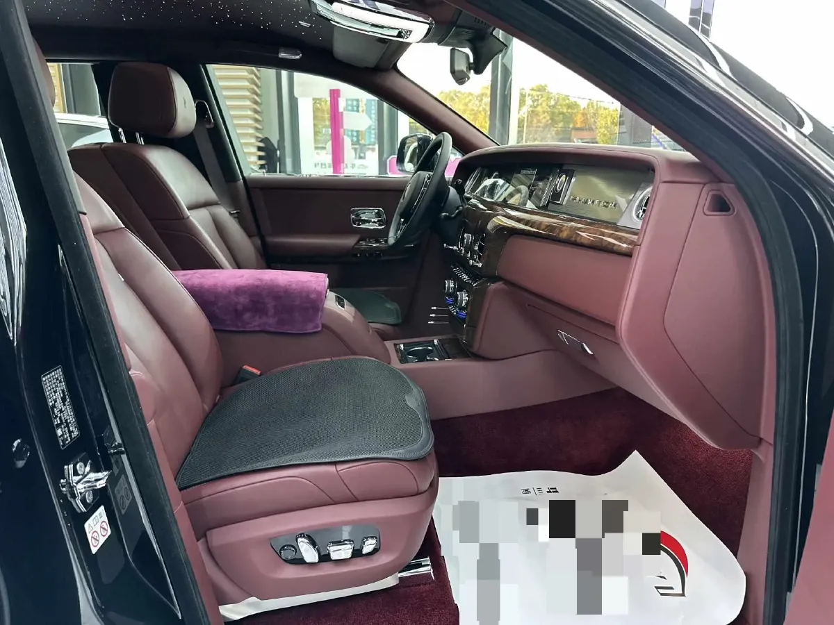 2018 Rolls-Royce Phantom 6.7T 571HP V12 8AT,autocango,china used car exporter,china ev exporter,chinese used car exporter,chinese used ev exporter