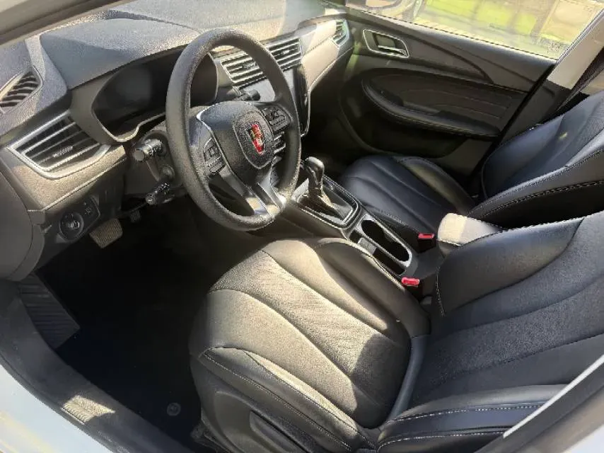 2020 Roewe i5 1.5L 120HP L4 CVT,autocango,china used car exporter,china ev exporter,chinese used car exporter,chinese used ev exporter