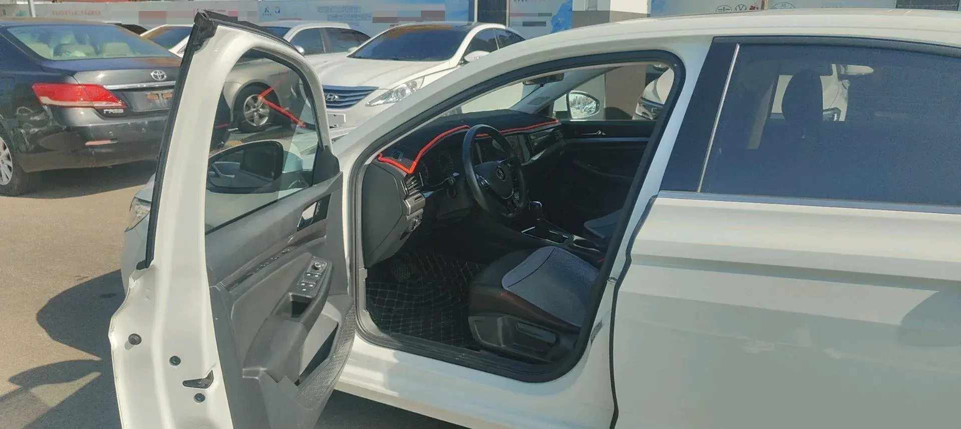 2021 VOLKSWAGEN BORA thumbnail 4