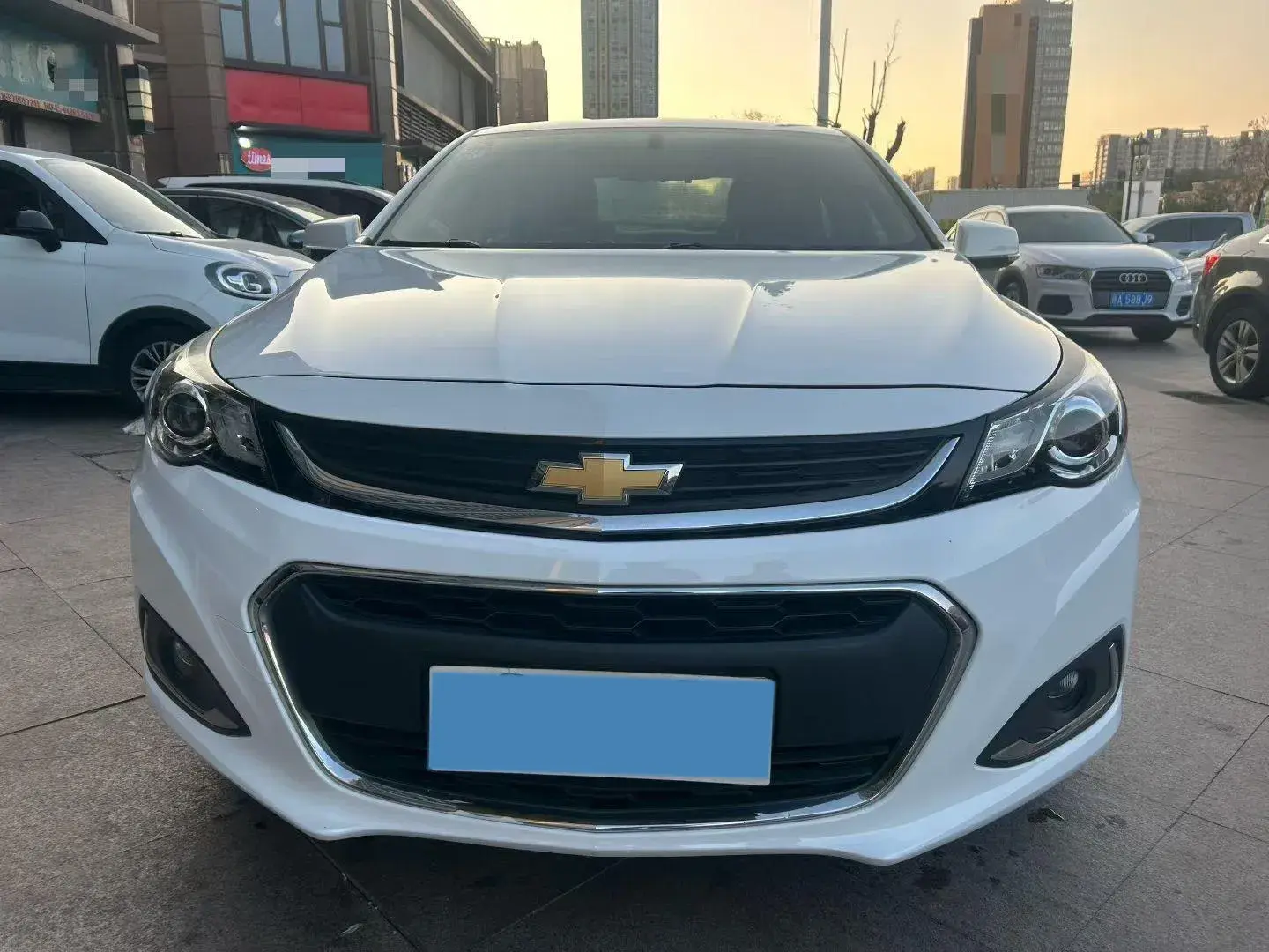 2018 CHEVROLET MALIBU thumbnail 2