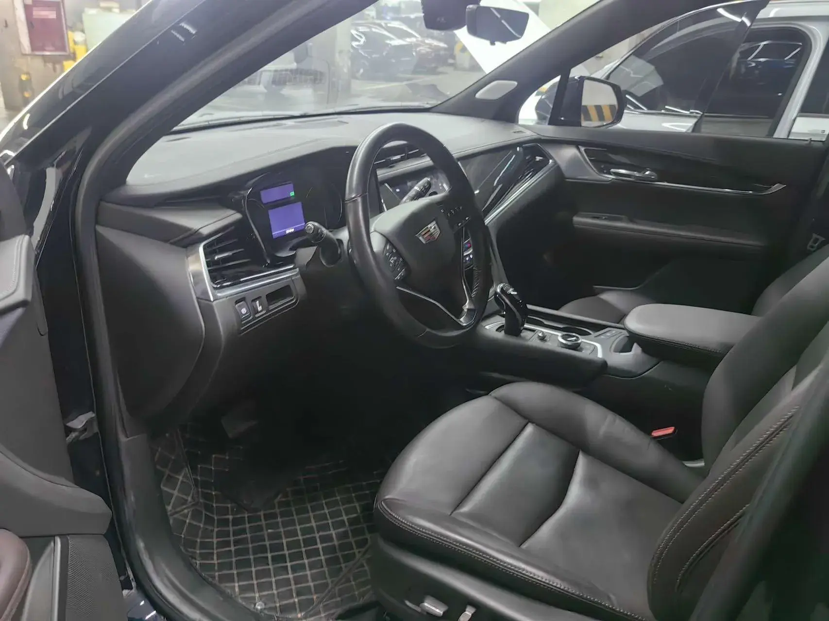 2022 CADILLAC XT6 thumbnail 2