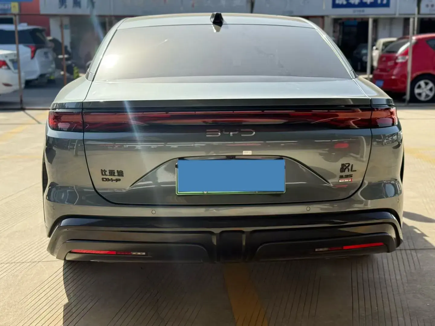 2025 BYD HANL thumbnail 4