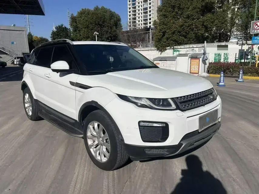 2018 LAND ROVER thumbnail 3