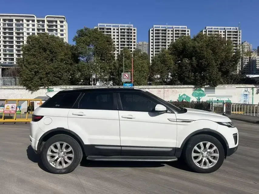 2018 LAND ROVER thumbnail 4