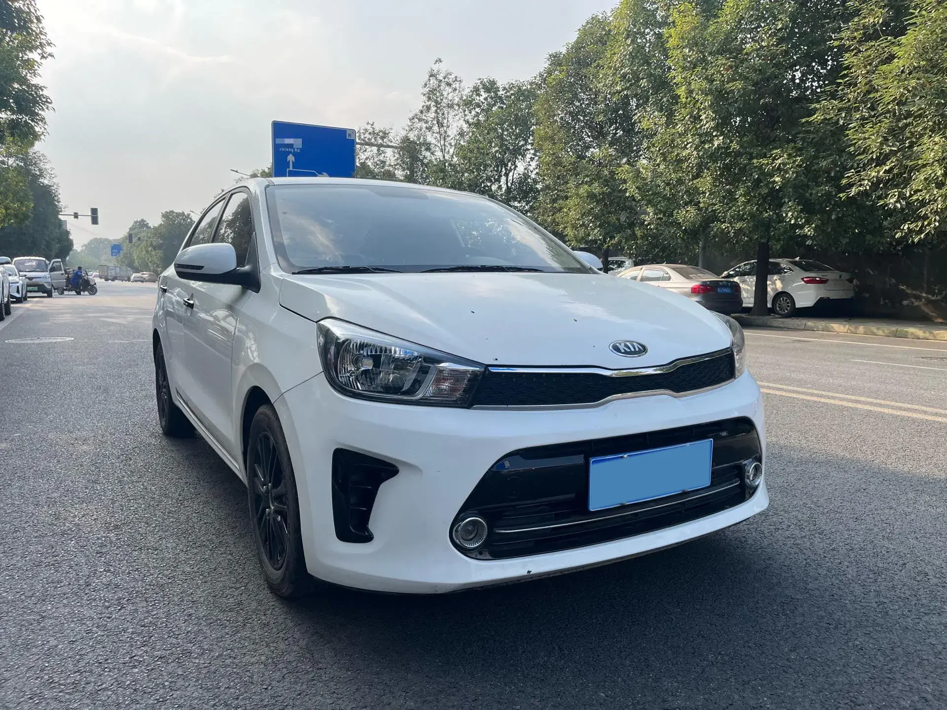 2017 KIA PEGAS thumbnail 2