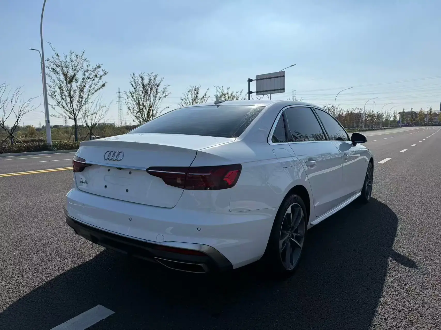 2020 AUDI A4L thumbnail 4