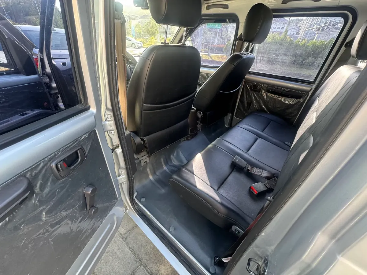 2021 WuLing RongGuang Mini Truck 1.2L 76HP L4 5MT,autocango,china used car exporter,china ev exporter,chinese used car exporter,chinese used ev exporter