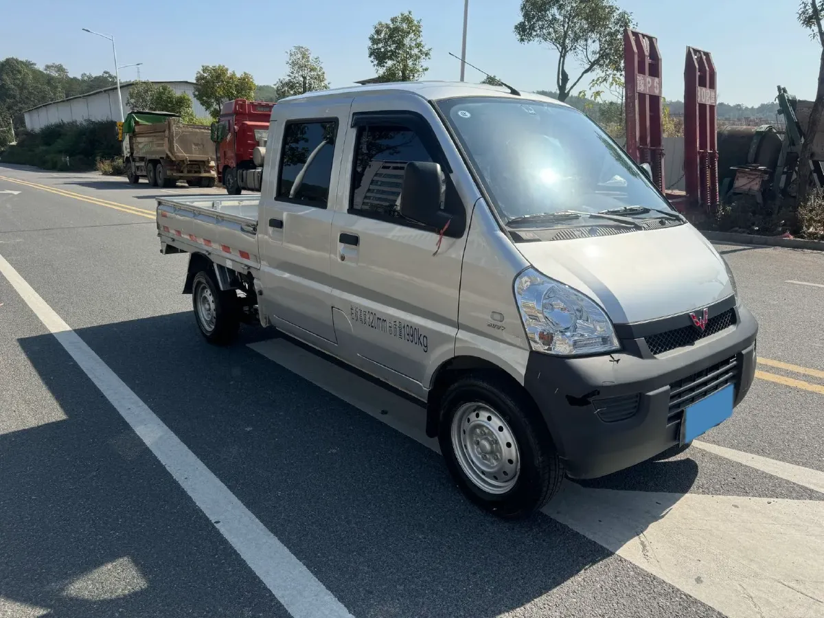 2021 WuLing RongGuang Mini Truck 1.2L 76HP L4 5MT,autocango,china used car exporter,china ev exporter,chinese used car exporter,chinese used ev exporter