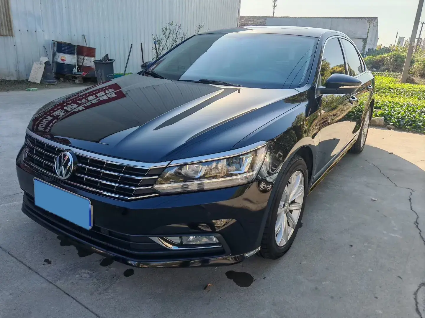2017 VOLKSWAGEN PASSAT view 1