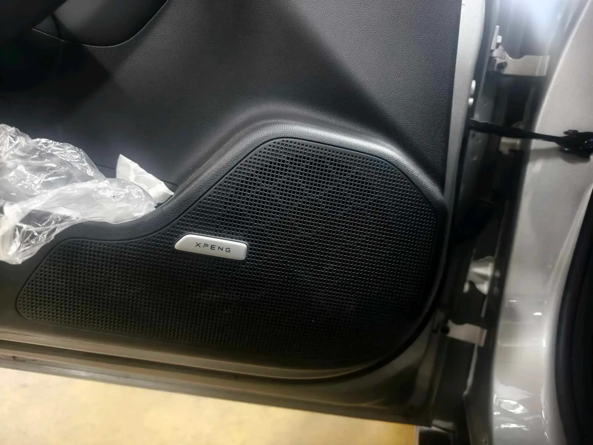 2020 XPENG P7 thumbnail 3