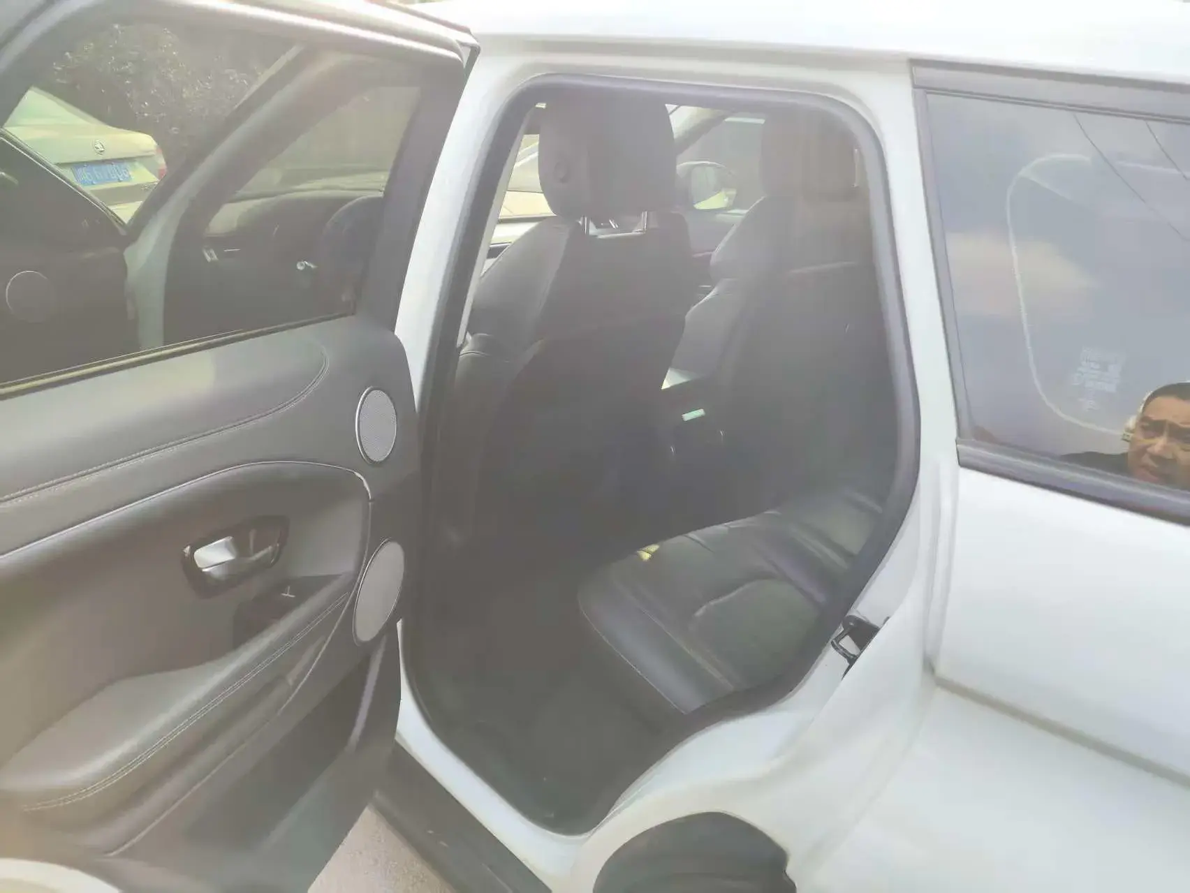 2018 LAND ROVER thumbnail 3