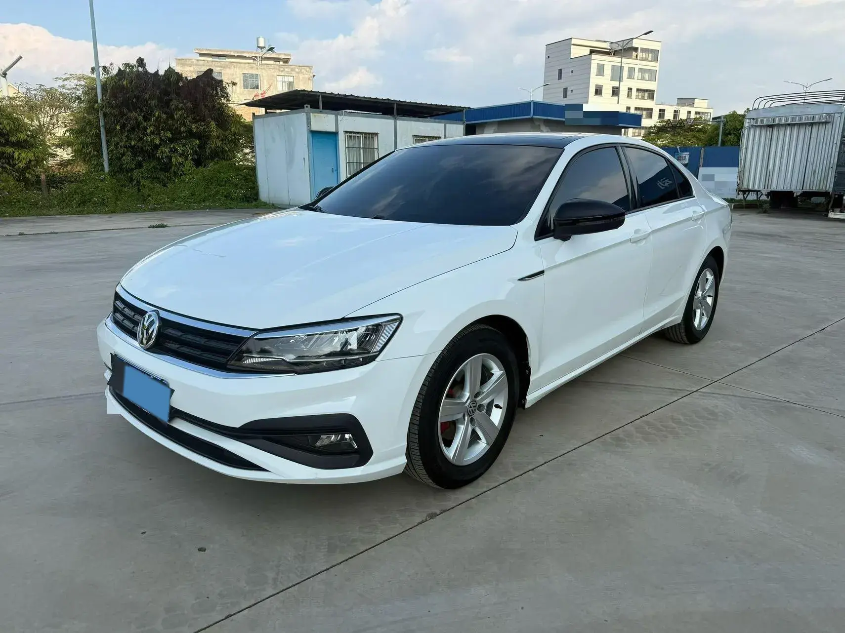 2019 VOLKSWAGEN LAMANDO view 1