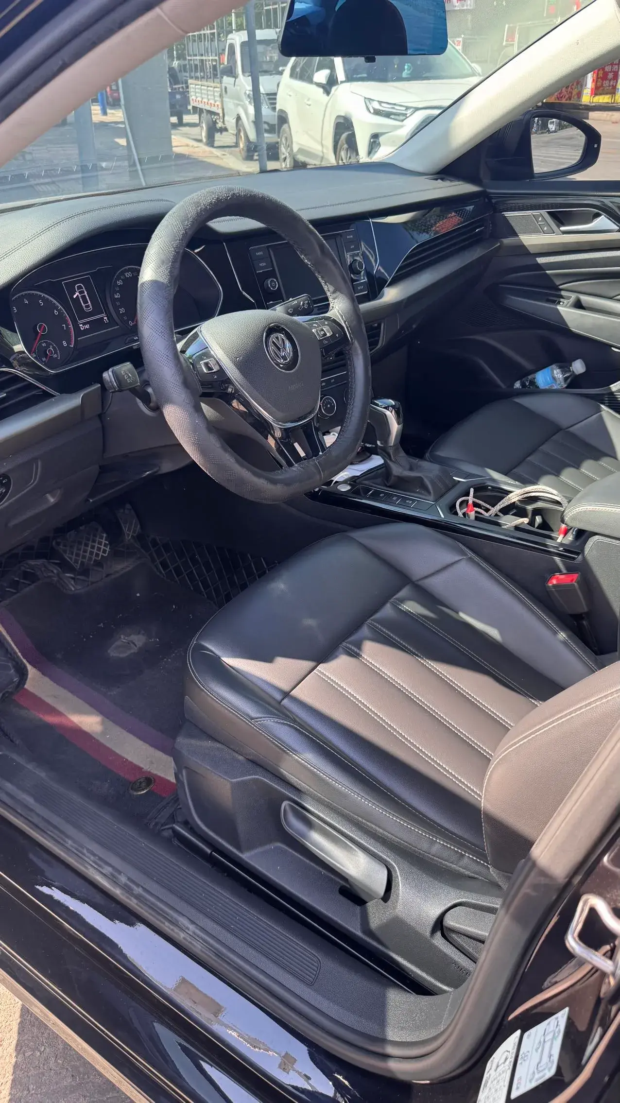 2019 VOLKSWAGEN PASSAT thumbnail 3